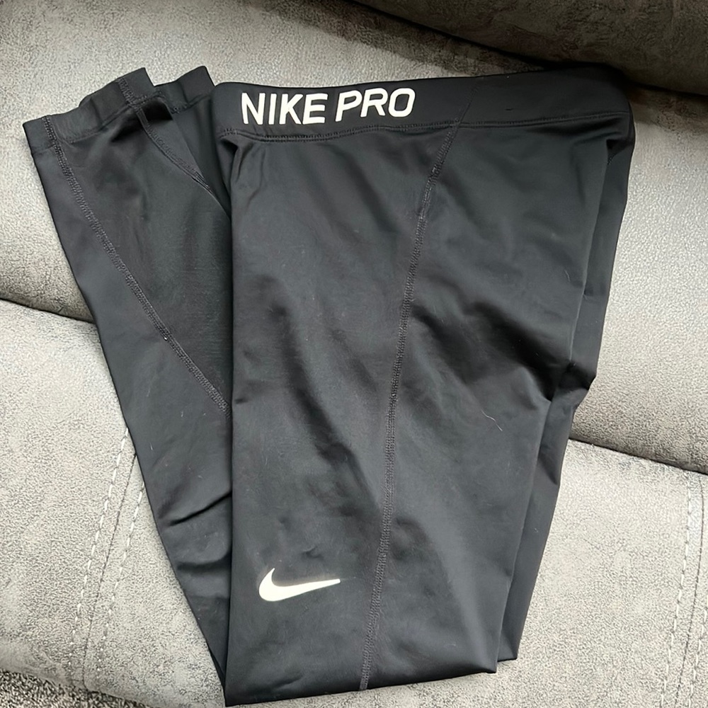 Black Nike Pro leggings